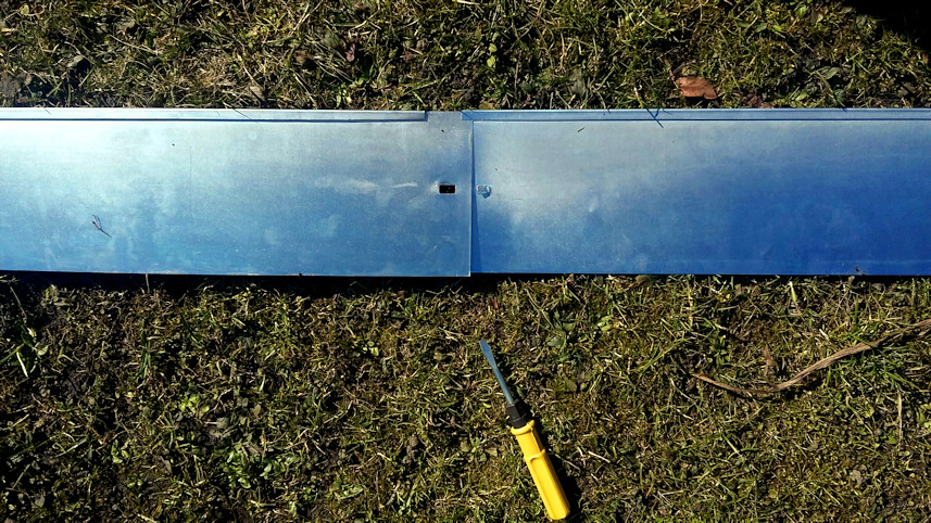 Instalace ocelového obrubníku (2. krok)