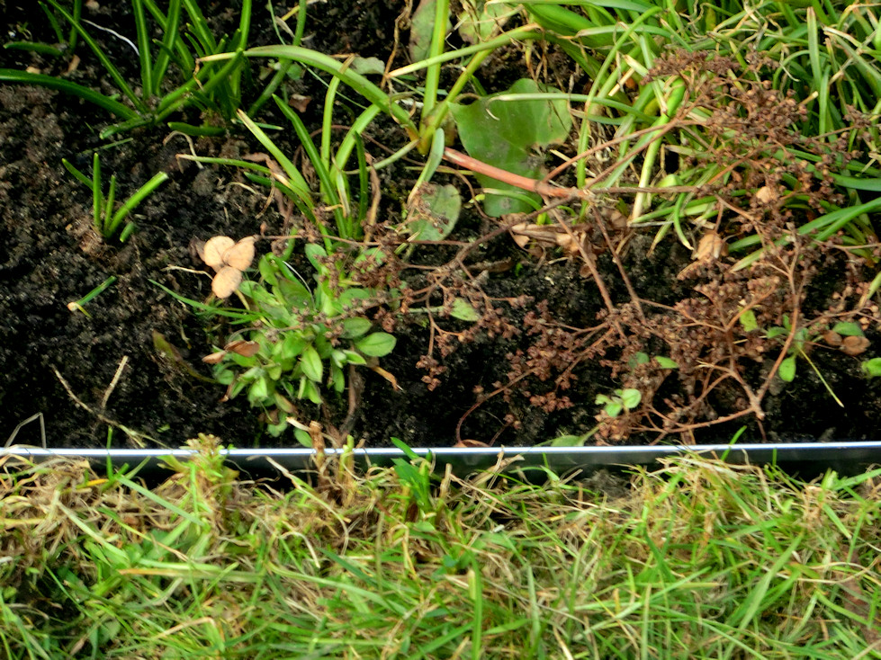 Instalace ocelového obrubníku (8. krok)