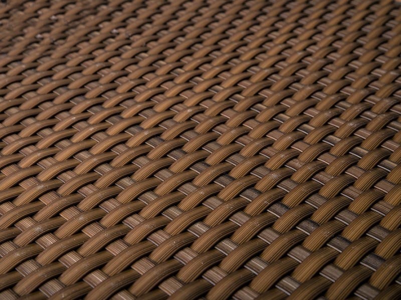 Hnědá ratanová zástěna